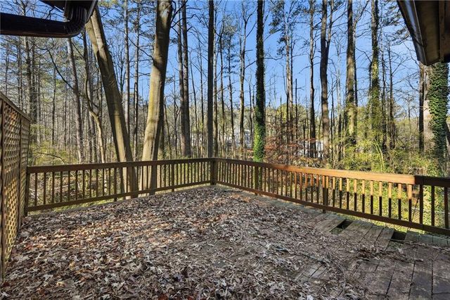 1091 Cole Drive SW, Lilburn, GA 30047
