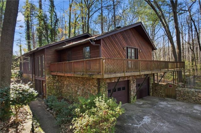 1091 Cole Drive SW, Lilburn, GA 30047