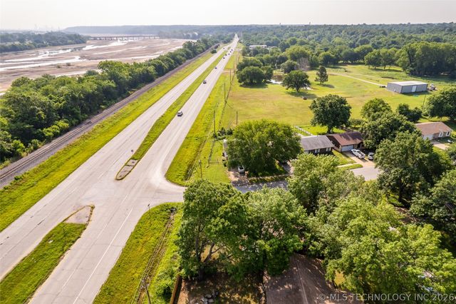 501 W 26th Street, Sand Springs, OK 74063