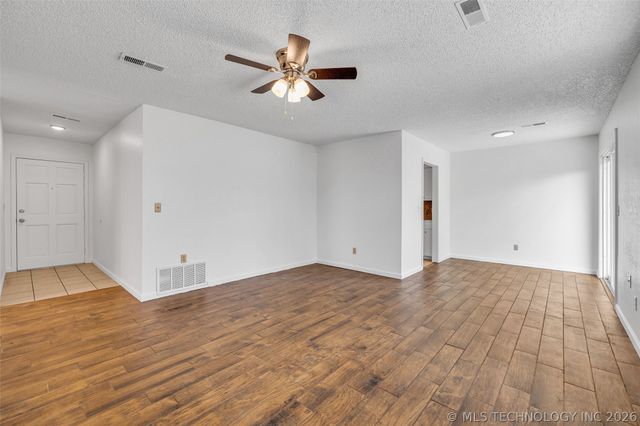 501 W 26th Street, Sand Springs, OK 74063