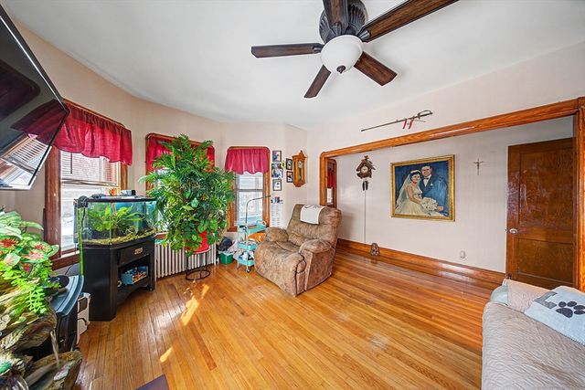 992 Lees River Ave, Somerset, MA 02726