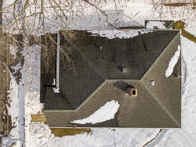 992 Lees River Ave, Somerset, MA 02726