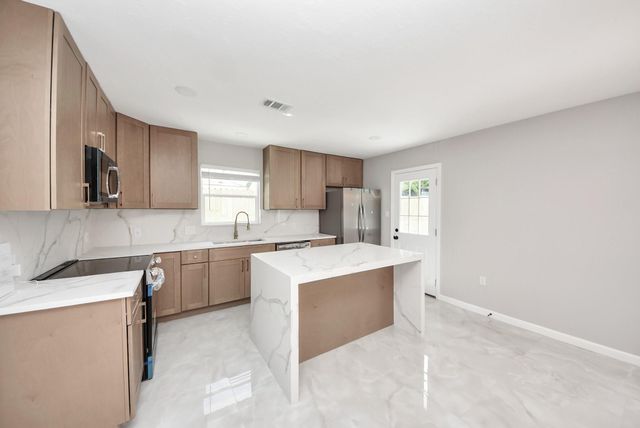 1503 Locklaine Drive, Pasadena, TX 77502