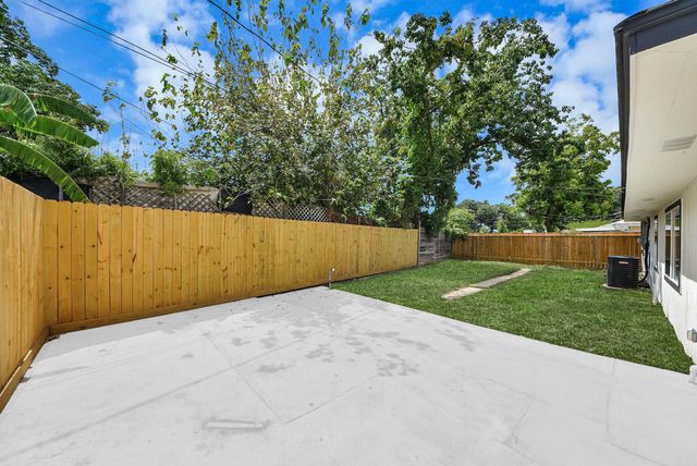 1503 Locklaine Drive, Pasadena, TX 77502
