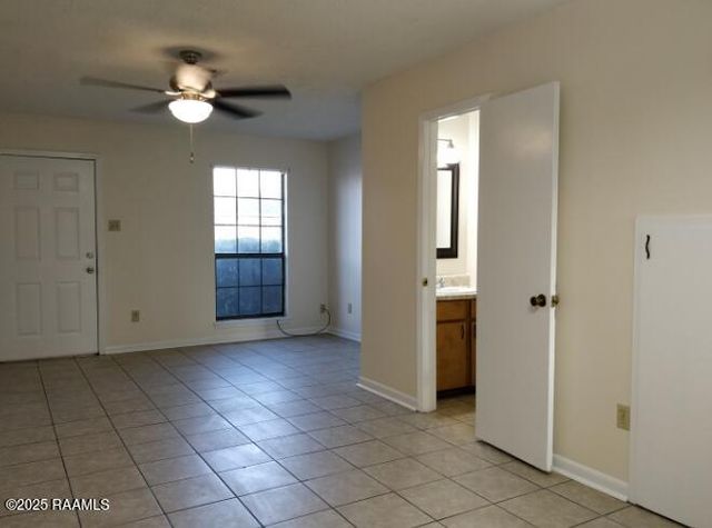 502 Chemin Metairie Road B, Youngsville, LA 70592