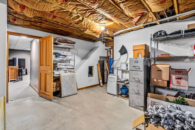 82 Crooked Ledge Rd, Southampton, MA 01073