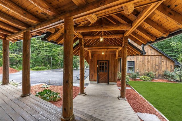 82 Crooked Ledge Rd, Southampton, MA 01073