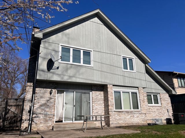 9848 S Beverly Avenue, Chicago, IL 60643