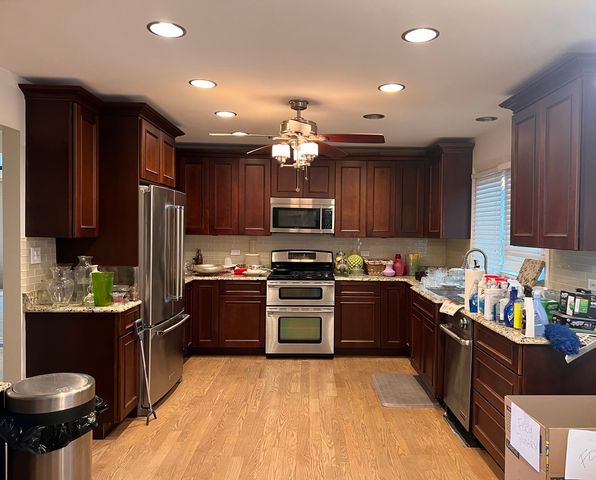 9848 S Beverly Avenue, Chicago, IL 60643