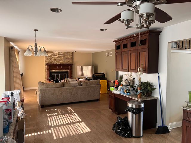 9848 S Beverly Avenue, Chicago, IL 60643