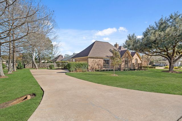 5303 Weston Drive, Fulshear, TX 77441