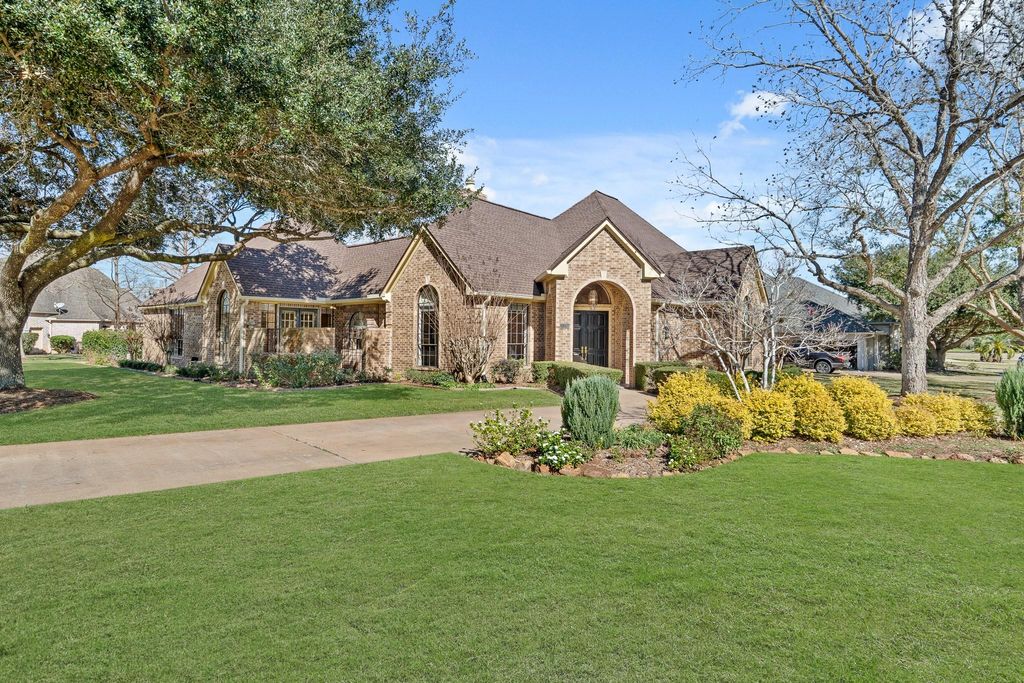 5303 Weston Drive, Fulshear, TX 77441