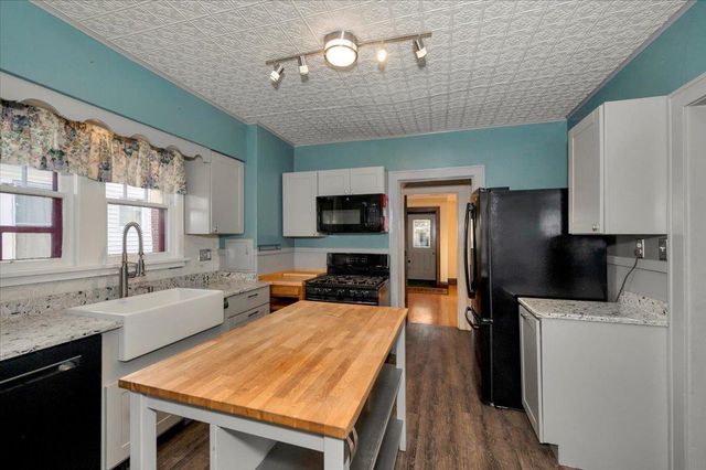 2333 Hughitt Ave, Superior, WI 54880