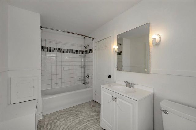 2333 Hughitt Ave, Superior, WI 54880