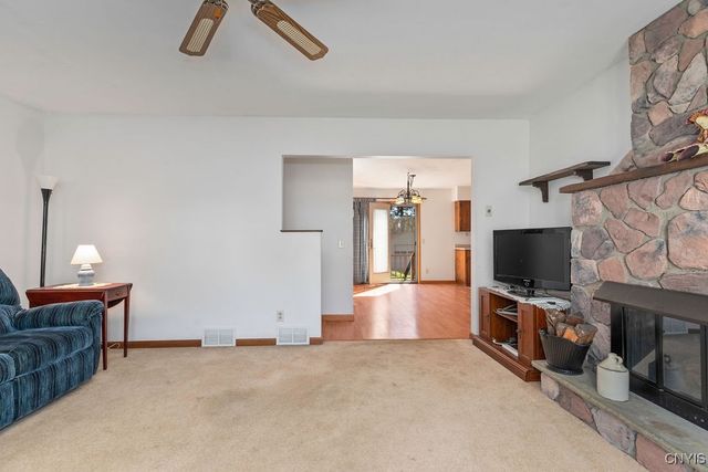 6302 Jane Lane, Cicero, NY 13039