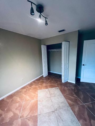 5033 Polaris Cove, Greenacres, FL 33463