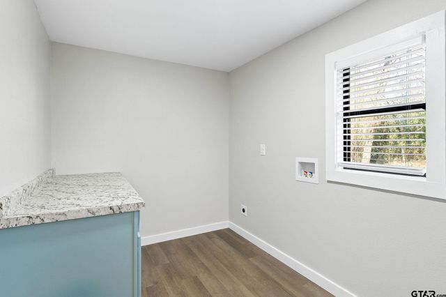 214 Randolph St, Lone Star, TX 75668