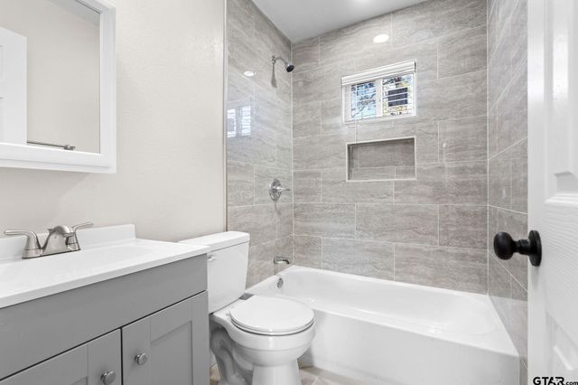 214 Randolph St, Lone Star, TX 75668