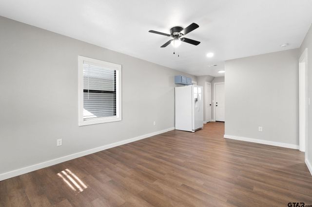 214 Randolph St, Lone Star, TX 75668