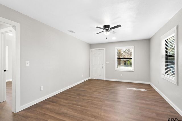 214 Randolph St, Lone Star, TX 75668