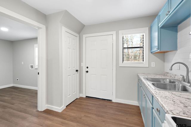 214 Randolph St, Lone Star, TX 75668