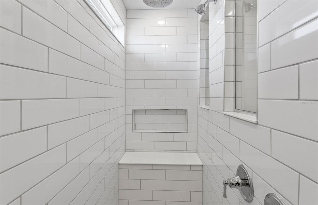 Image 16 of property listing at 1294 LAKERIDGE WAY, Lake Alfred, FL 33850