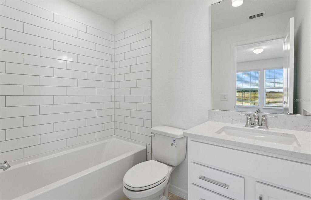 Image 21 of property listing at 1294 LAKERIDGE WAY, Lake Alfred, FL 33850