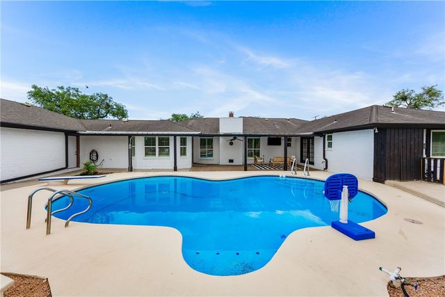 4069 Bobwhite, Robstown, TX 78380