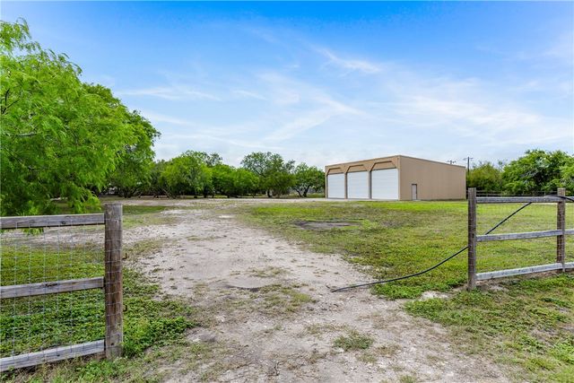4069 Bobwhite, Robstown, TX 78380