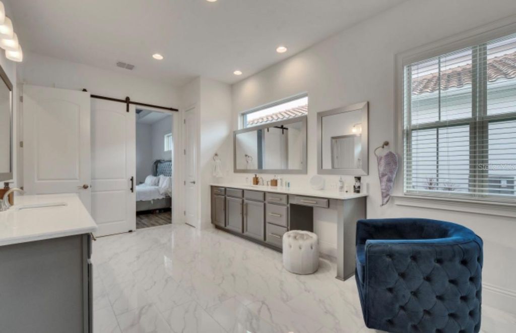 Image 13 of property listing at 13265 ALDERLEY DRIVE, Orlando, FL 32832