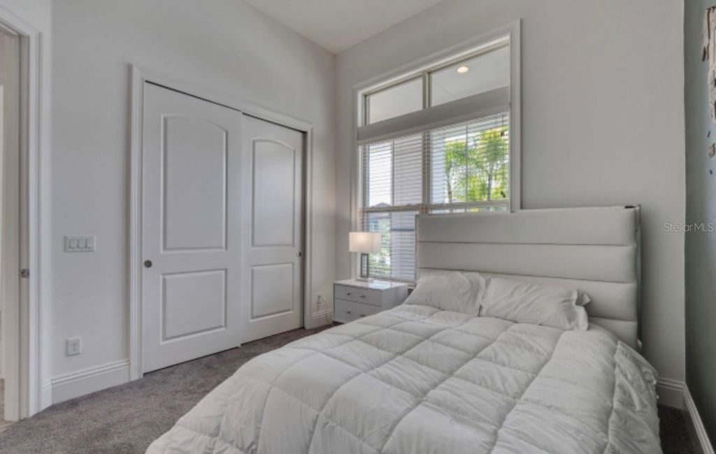 Image 16 of property listing at 13265 ALDERLEY DRIVE, Orlando, FL 32832