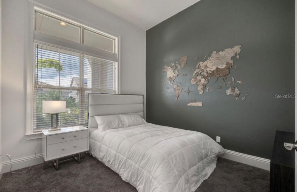 Image 20 of property listing at 13265 ALDERLEY DRIVE, Orlando, FL 32832