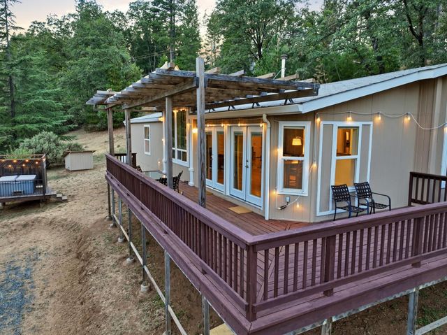 15264 Airport Rd, Nevada City, CA 95959