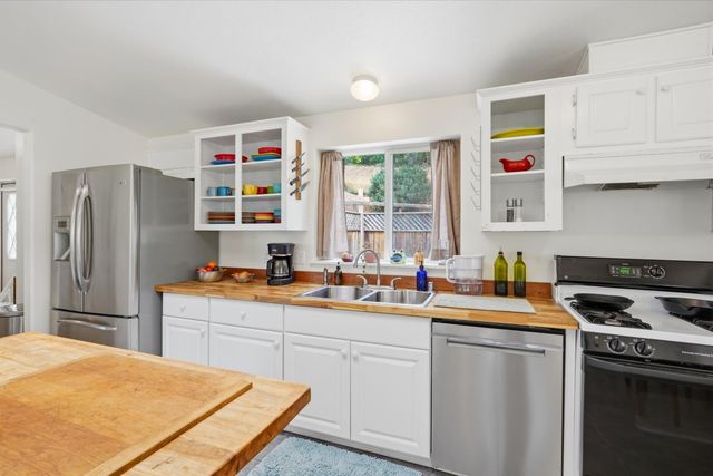 15264 Airport Rd, Nevada City, CA 95959