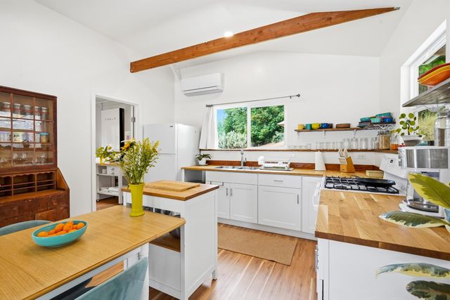 15264 Airport Rd, Nevada City, CA 95959