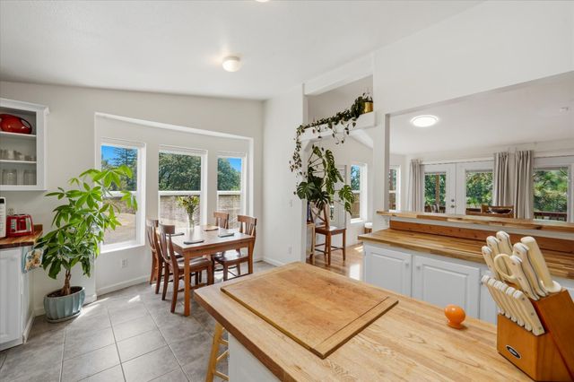 15264 Airport Rd, Nevada City, CA 95959