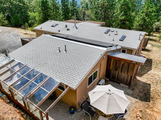 15264 Airport Rd, Nevada City, CA 95959