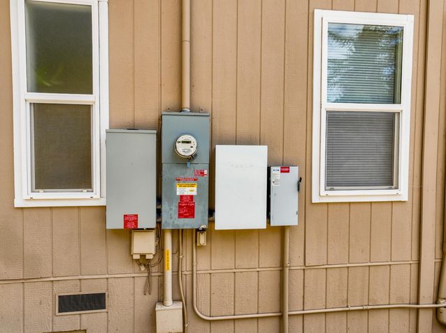 15264 Airport Rd, Nevada City, CA 95959