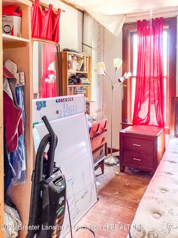 2812 Pleasant Grove Road, Lansing, MI 48910