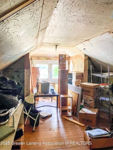 2812 Pleasant Grove Road, Lansing, MI 48910