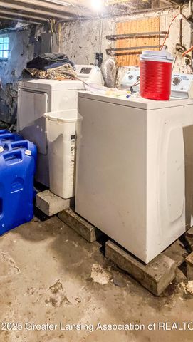 2812 Pleasant Grove Road, Lansing, MI 48910