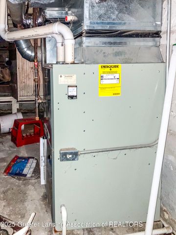 2812 Pleasant Grove Road, Lansing, MI 48910