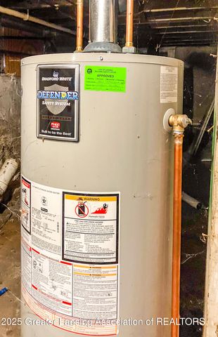 2812 Pleasant Grove Road, Lansing, MI 48910