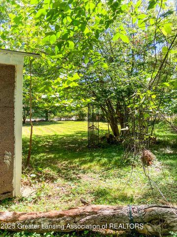 2812 Pleasant Grove Road, Lansing, MI 48910