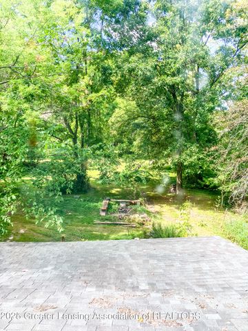 2812 Pleasant Grove Road, Lansing, MI 48910