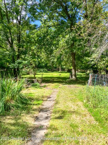 2812 Pleasant Grove Road, Lansing, MI 48910