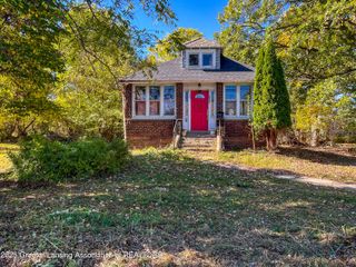 2812 Pleasant Grove Road, Lansing, MI 48910