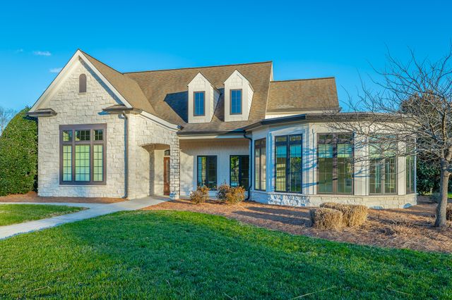9329 Windrose Circle, Chattanooga, TN 37421