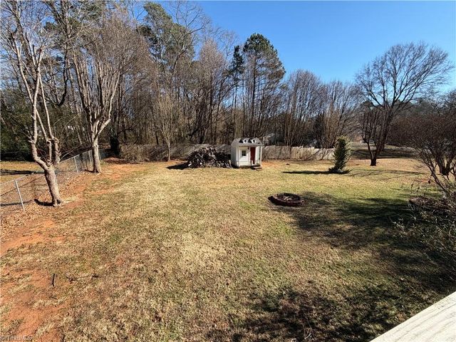 213 Hillcrest Drive, King, NC 27021