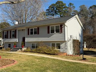 213 Hillcrest Drive, King, NC 27021